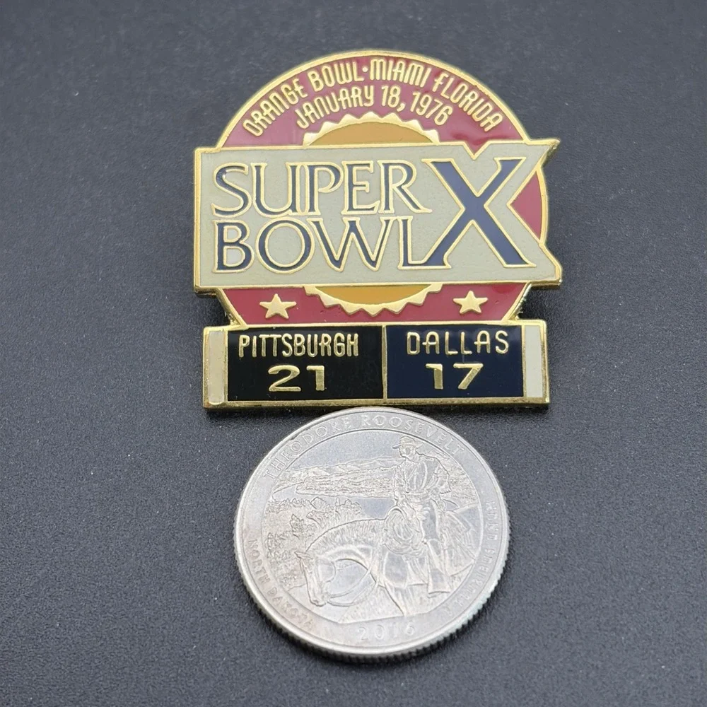 Super Bowl X Pittsburgh Steelers‎ Dallas Cowboys NFL Football Lapel Hat Pin